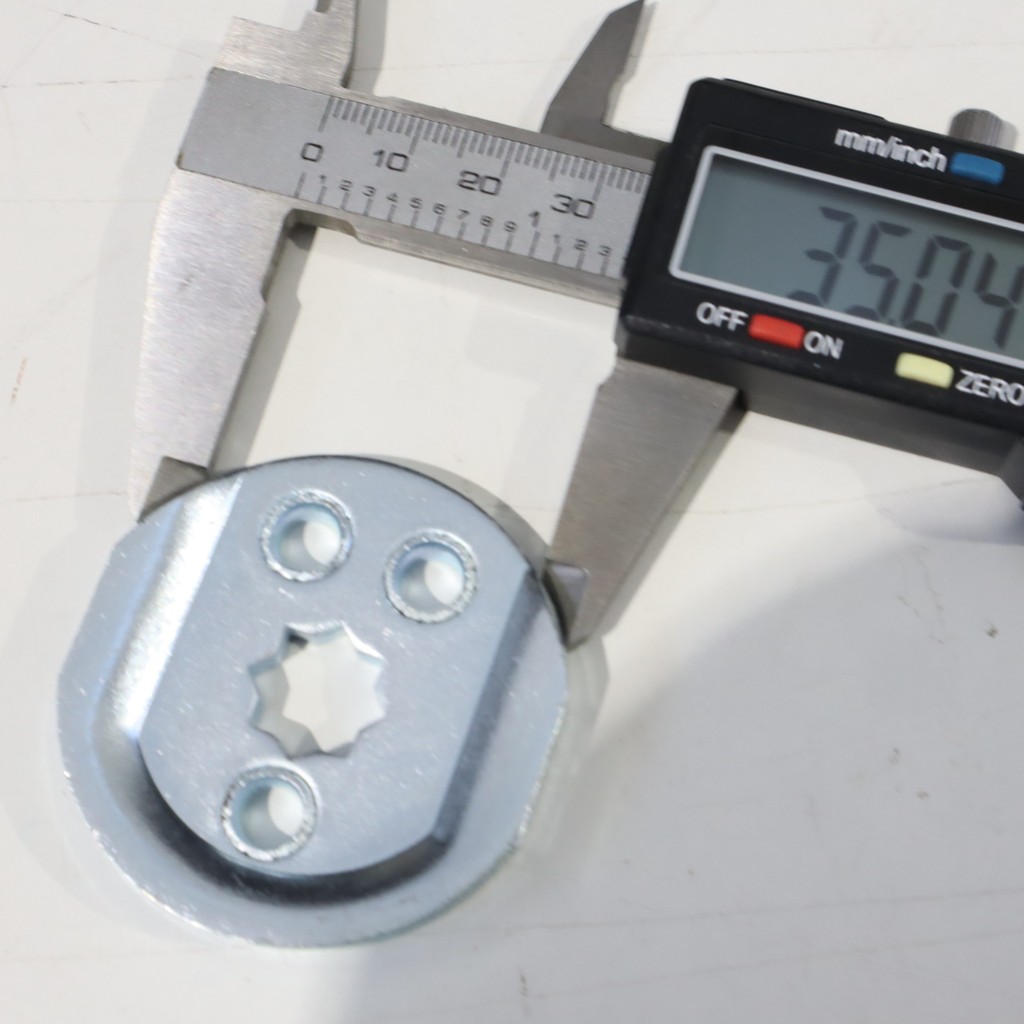 Supporto sfilabile per motore tapparella con foro da 10 mm.