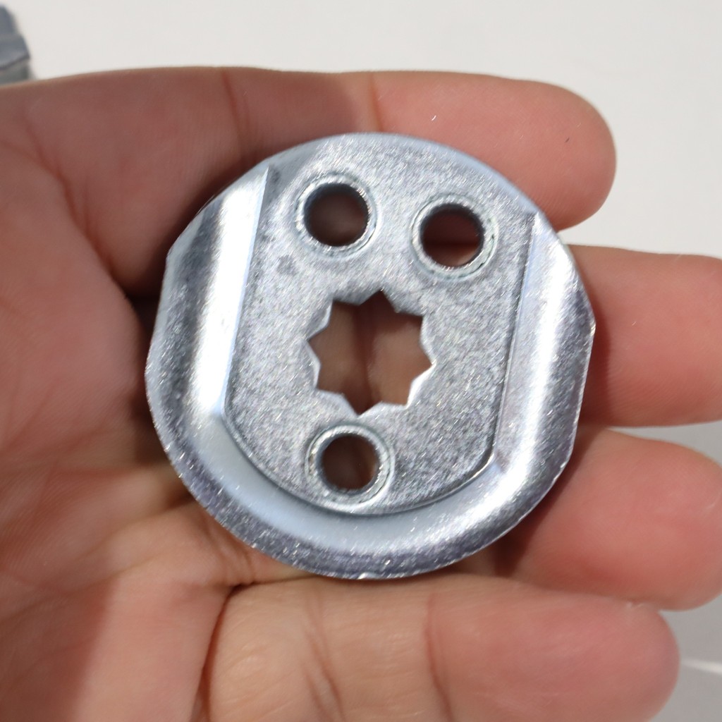 Supporto sfilabile per motore tapparella con foro da 10 mm.