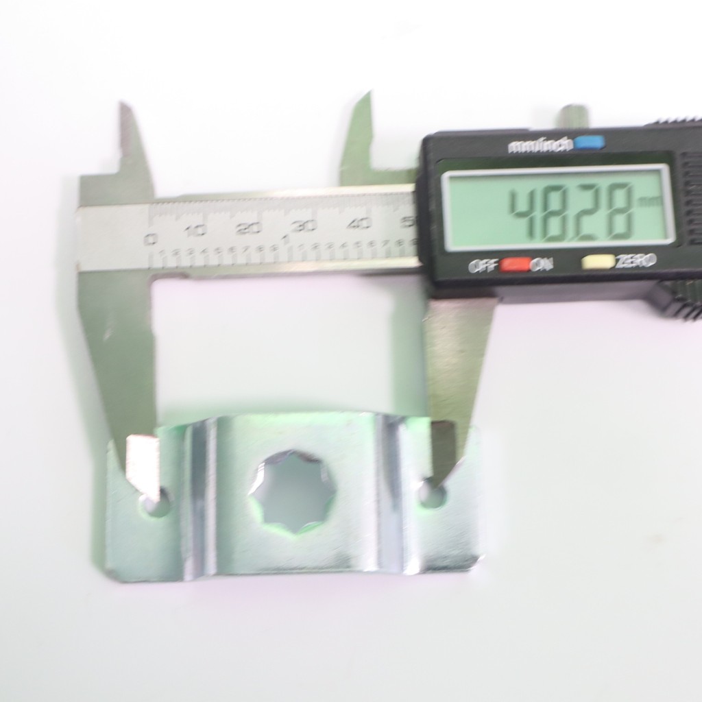 Staffa motore tapparella e tenda da sole fino a 100 Nm – foro stella Ø60 universale